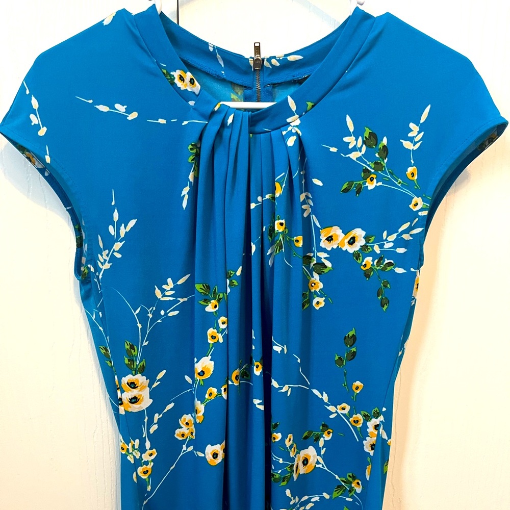 Liz Claiborne Blue Floral Top